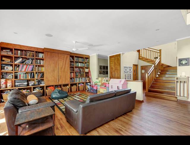 7 BEDROOM HOUSE FOR SALE IN ORCHARDS